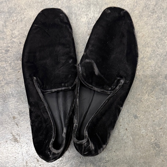 Vince Black Velvet Men\'s Slip-On Loafers
